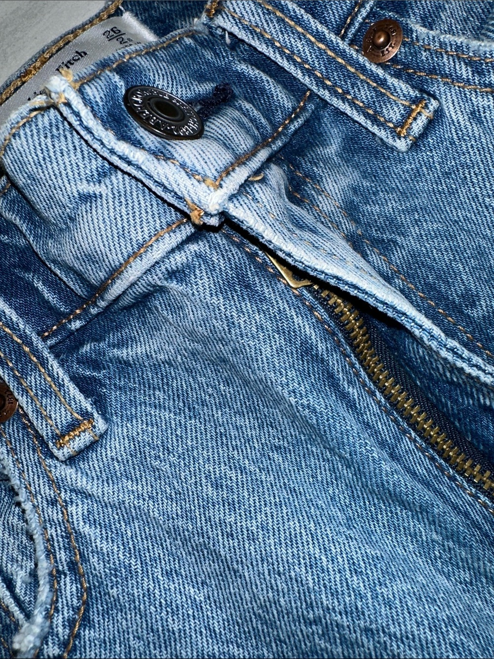 Abercrombie & Fitch The Vintage Flare High Rise Jeans Size 26 - Picture 3 of 10